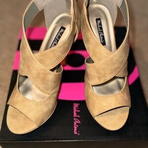 ~*NWP*~ Michael Antonio Beige Thick Strappy Heels